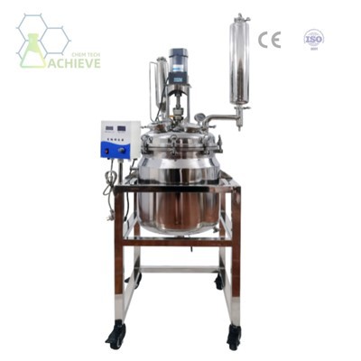 Reaktor z nehrdzavejúcej ocele